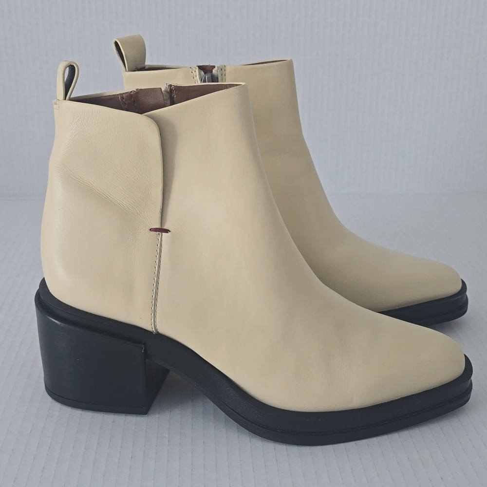 Franco Sarto Dalden Booties Women Sz 7